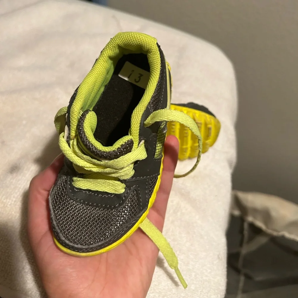 “Nike” toddler sneakers - Picture 2 of 3